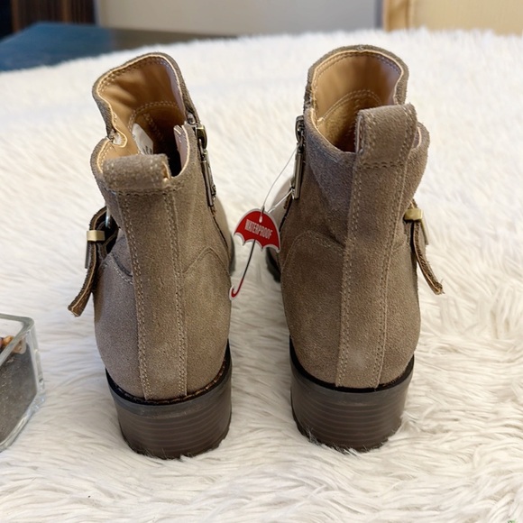 NEW BLONDO Susan Zip Bootie suede heel dark taupe women size 7.5 - Picture 6 of 7